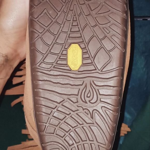 Manitobah Mukluks - Picture 2 of 4